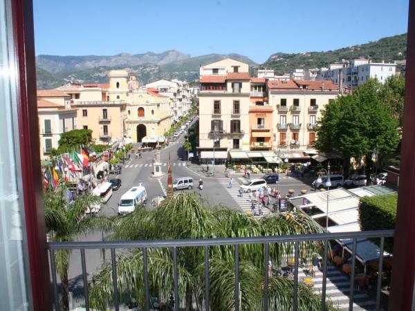 La Casa dell'Orologio - MAIN SQUARE : photo 8 de la chambre chambre double deluxe avec balcon