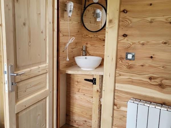 Auberge La Coulette : photo 7 de la chambre chambre double avec salle de bains privative
