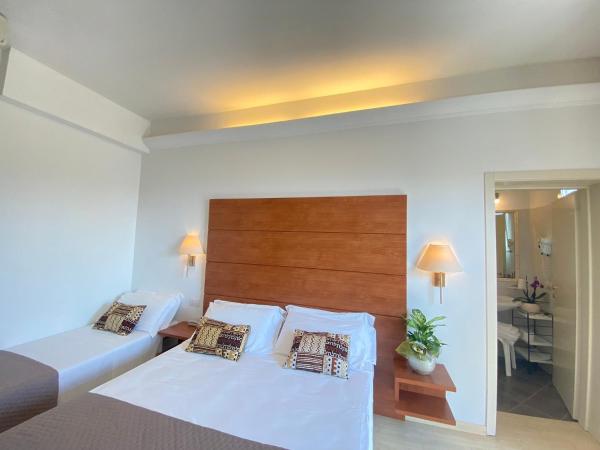Hotel Villa del Parco : photo 1 de la chambre chambre triple supérieure