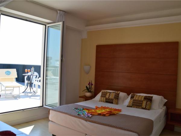 Hotel Villa del Parco : photo 3 de la chambre chambre double avec balcon - vue sur mer