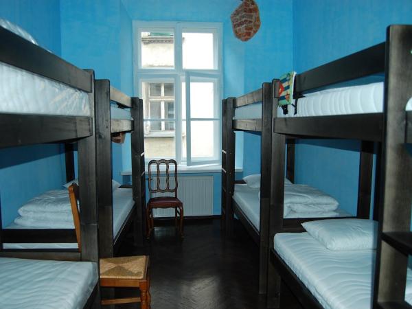The Little Havana Party Hostel : photo 1 de la chambre lit dans dortoir mixte de 14 lits