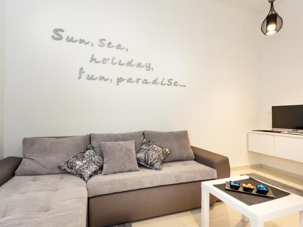 Villa Palma Krk : photo 3 de la chambre appartement avec terrasse