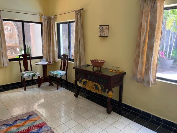 Reina Del Mar : photo 4 de la chambre chambre lit king-size - vue sur piscine 