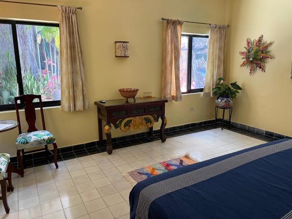 Reina Del Mar : photo 3 de la chambre chambre lit king-size - vue sur piscine 