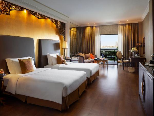 Jumeirah Zabeel Saray Dubai : photo 3 de la chambre hébergement familiale supérieure avec balcon, accès au spa de luxe, club enfants & ados et cinéma privé