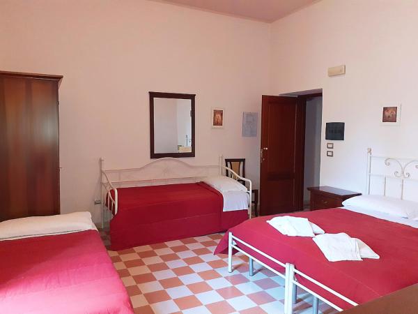 Villa Maria Pia : photo 1 de la chambre chambre quadruple standard