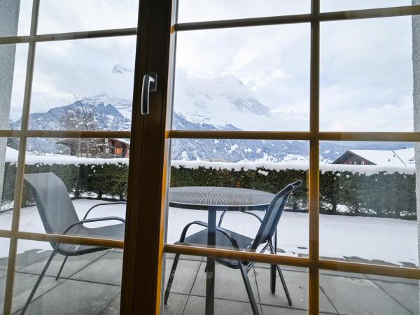 Romantik Hotel Schweizerhof : photo 5 de la chambre suite 3 chambres supérieure - vue sur l'eiger