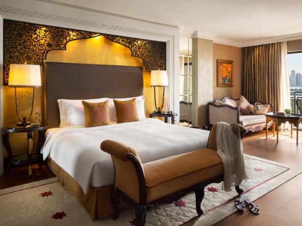 Jumeirah Zabeel Saray Dubai : photo 3 de la chambre hébergement 2 chambres « grand deluxe » avec balcon, accès au spa de luxe, club enfants & ados et cinéma privé
