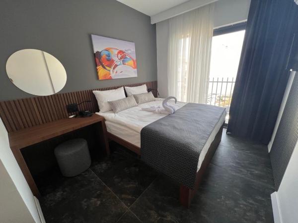 Wolf Of The City Hotel & Spa : photo 3 de la chambre chambre double avec balcon