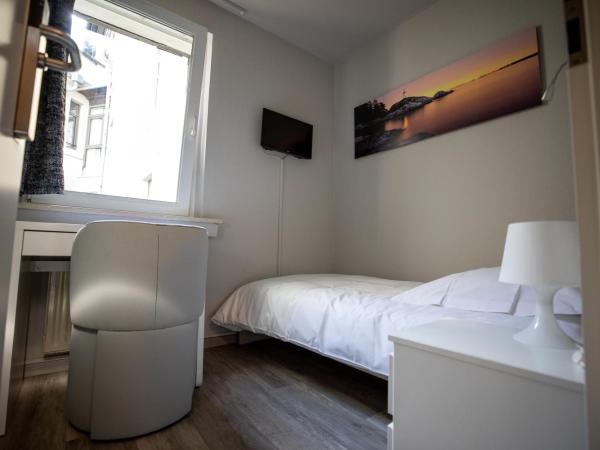 Hotel Bristol : photo 1 de la chambre petite chambre simple