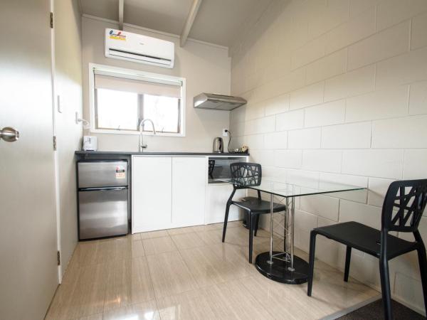 Middlemore Motel : photo 2 de la chambre studio lit queen-size et lit simple