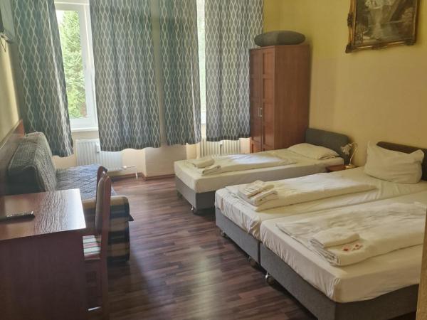 Hotel Am Stuttgarter Eck : photo 4 de la chambre chambre familiale