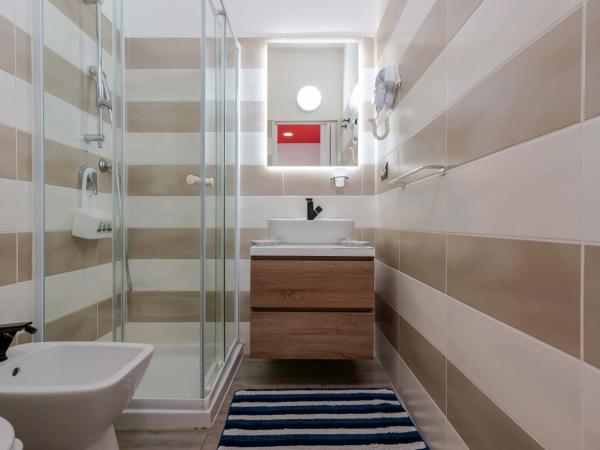 Mirabilia Golden : photo 5 de la chambre chambre double avec salle de bains privative