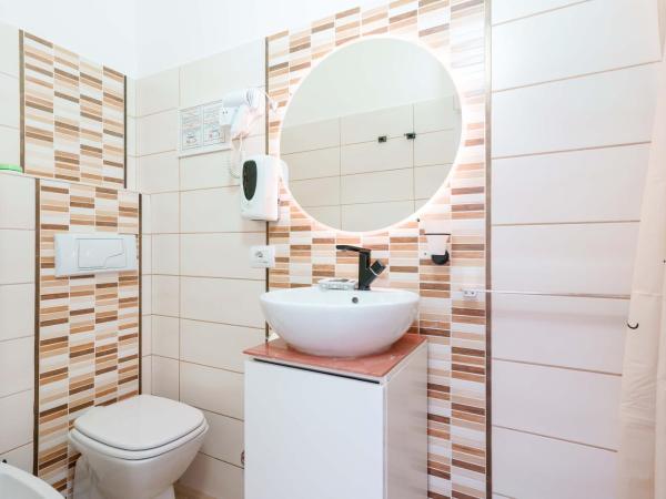 Mirabilia Golden : photo 5 de la chambre chambre simple avec salle de bains privative