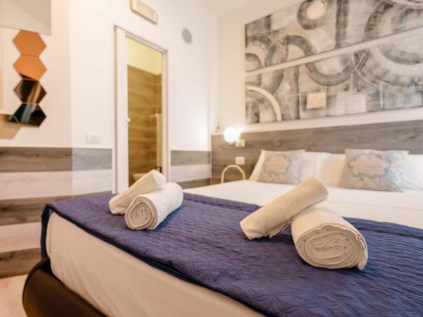 Mirabilia Golden : photo 6 de la chambre chambre double avec salle de bains privative