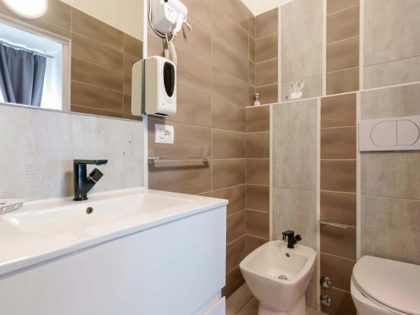 Mirabilia Golden : photo 9 de la chambre chambre double avec salle de bains privative