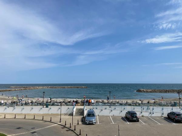 Le Dauphin Bleu : photo 4 de la chambre chambre lits jumeaux - vue sur mer