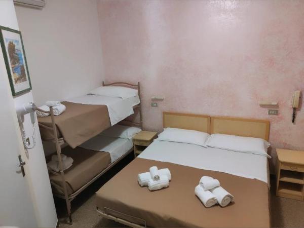 Hotel Gioiella : photo 1 de la chambre chambre triple