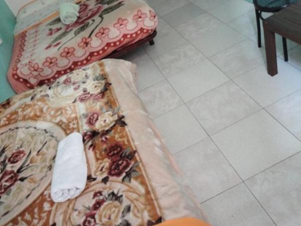 Central Station Hostel Barcelona : photo 2 de la chambre chambre double ou lits jumeaux avec salle de bains commune