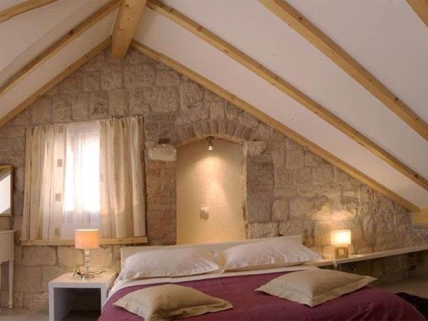 Vanjaka bed and breakfast : photo 3 de la chambre chambre triple avec terrasse