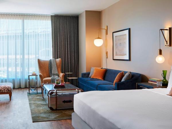 Hotel Zachary, Chicago, a Tribute Portfolio Hotel : photo 6 de la chambre junior suite - ballpark view