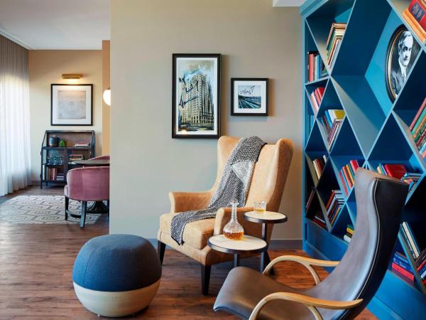 Hotel Zachary, Chicago, a Tribute Portfolio Hotel : photo 5 de la chambre loft suite - ballpark view