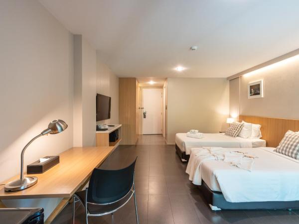 Naga Residence : photo 4 de la chambre deluxe twin room with balcony