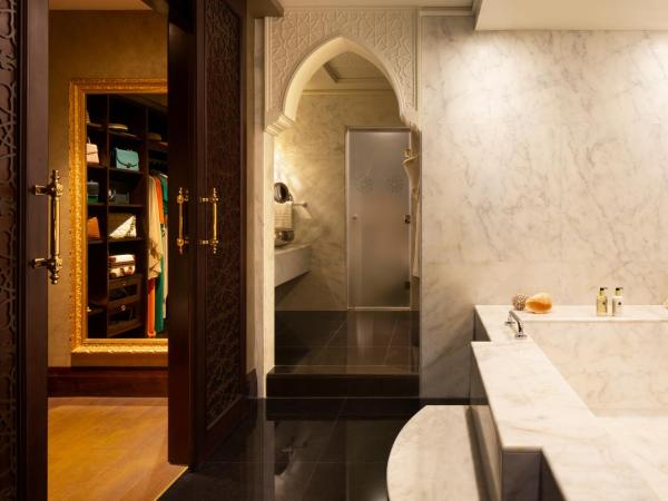 Jumeirah Zabeel Saray Dubai : photo 4 de la chambre suite 2 chambres avec balcon, accès au spa de luxe, club enfants & ados et cinéma privé