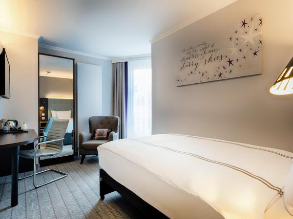 Premier Inn Stuttgart Bad Cannstatt : photo 1 de la chambre chambre simple standard