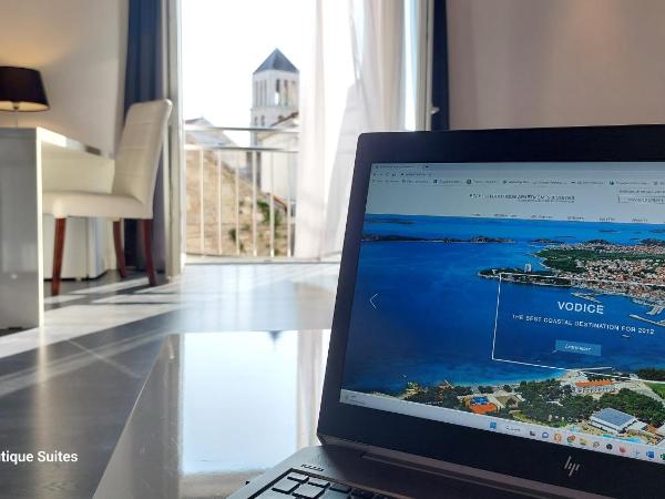 Refresh Boutique Suites - Central Point : photo 7 de la chambre suite familiale