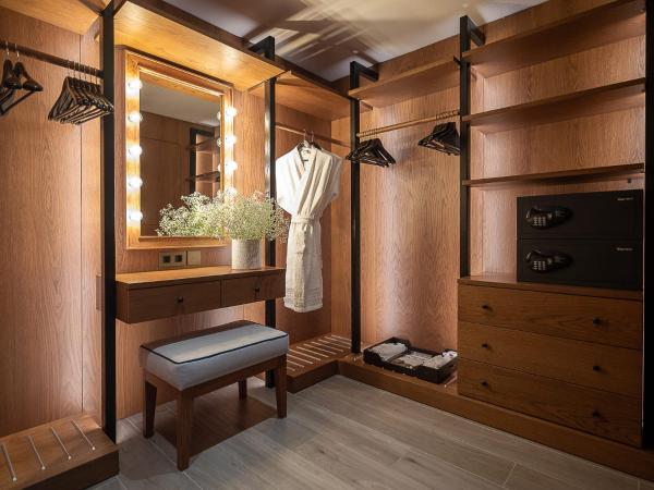 Nana Princess Suites Villas & Spa : photo 9 de la chambre suite lune de miel avec piscine privée, soul sauna et salle de sport