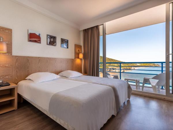 Htel Propriano Arena Bianca : photo 2 de la chambre chambre triple standard - vue sur mer