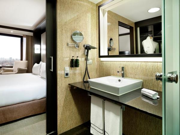Melia Barcelona Sarriá : photo 4 de la chambre chambre premium - vue sur ville