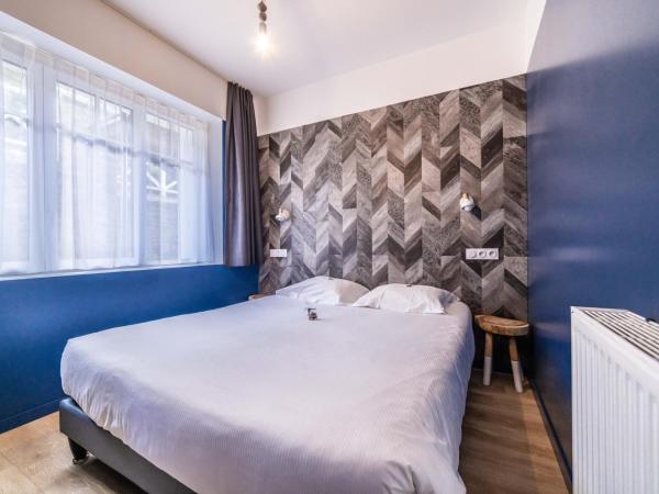 Logis Hôtel Ker Mor : photo 10 de la chambre appartement avec balcon - vue partielle sur mer