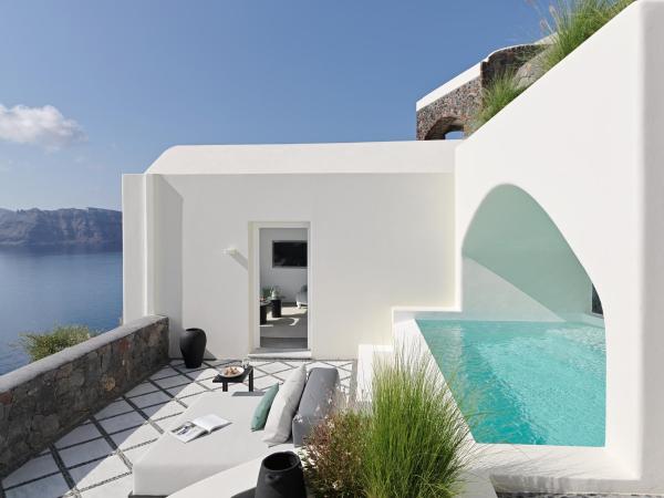 Canaves Oia Suites - Small Luxury Hotels of the World : photo 1 de la chambre suite avec piscine