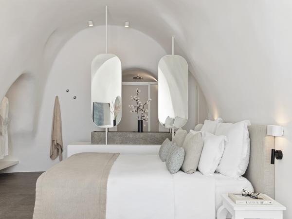 Canaves Oia Suites - Small Luxury Hotels of the World : photo 3 de la chambre suite avec piscine