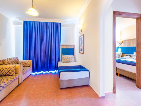 Club Big Blue Suit Hotel - All Inclusive : photo 2 de la chambre chambre familiale