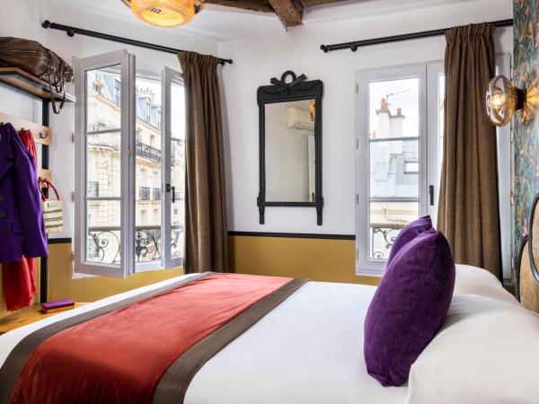 Le Village Montmartre by Hiphophostels : photo 1 de la chambre chambre double supérieure - vue sur basilique du sacré-cœur