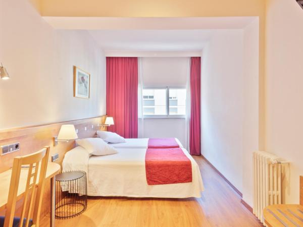 Acta Antibes : photo 10 de la chambre chambre quadruple