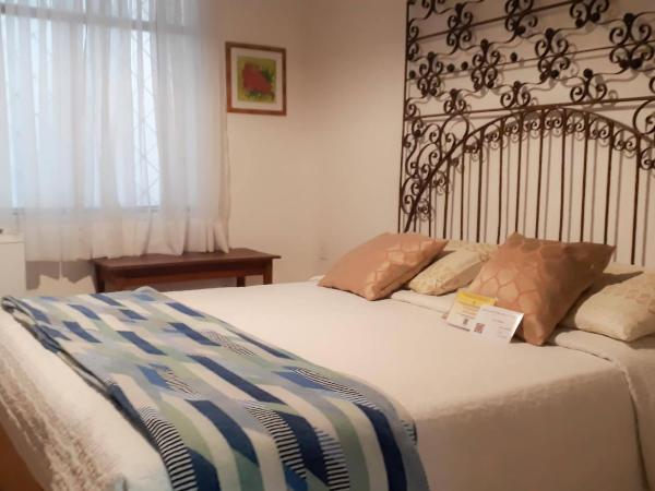 Casa Perpetua Hotel D Charm : photo 5 de la chambre grande chambre double