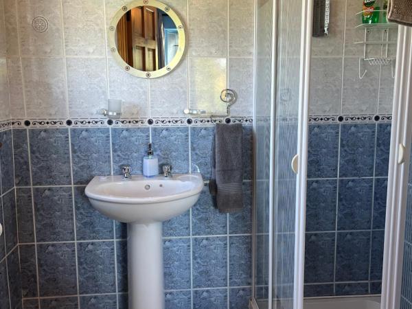 Douglasha House V93RX64 : photo 4 de la chambre chambre double