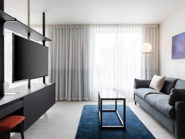 Residence Inn Ghent by Marriott : photo 1 de la chambre studio deluxe avec 2 lits doubles - vue sur cour
