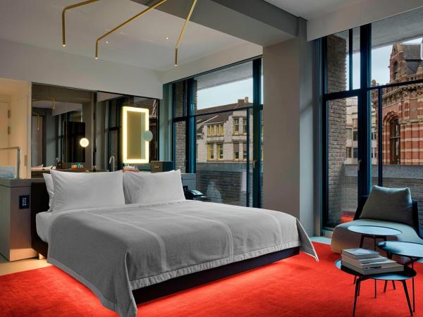 W Amsterdam : photo 7 de la chambre suite cool corner exchange avec 1 lit king-size