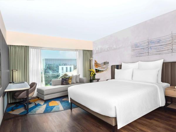 Novotel Mumbai International Airport : photo 1 de la chambre superior king bed with 20% discount on spa and food & soft beverage at restaurants only and and and 10% on laundry