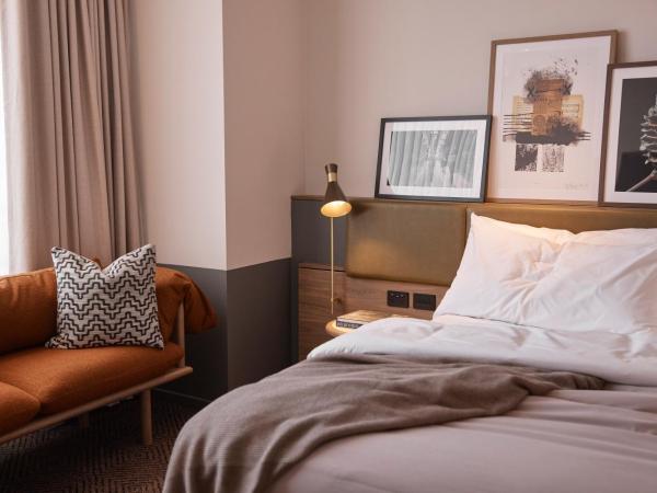 Rydges Melbourne : photo 3 de la chambre hébergement d'angle avec lit king-size