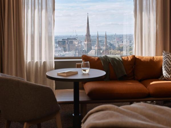 Rydges Melbourne : photo 1 de la chambre chambre d'angle lit king-size de luxe