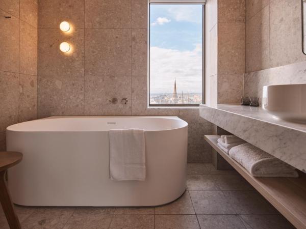 Rydges Melbourne : photo 4 de la chambre chambre d'angle lit king-size de luxe