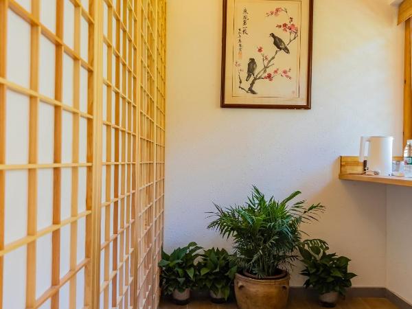 Joke Inn : photo 8 de la chambre walled city view bathtub suite - hanguang