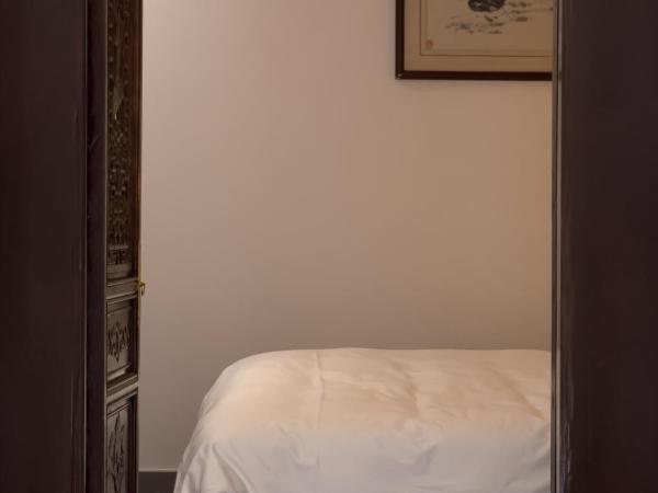 Joke Inn : photo 2 de la chambre sunshine street view tea room suite - changle