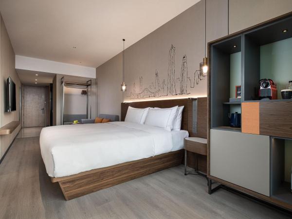 UrCove by HYATT Shenzhen Nanshan Science and Technology Park : photo 1 de la chambre chambre lit king-size exécutive